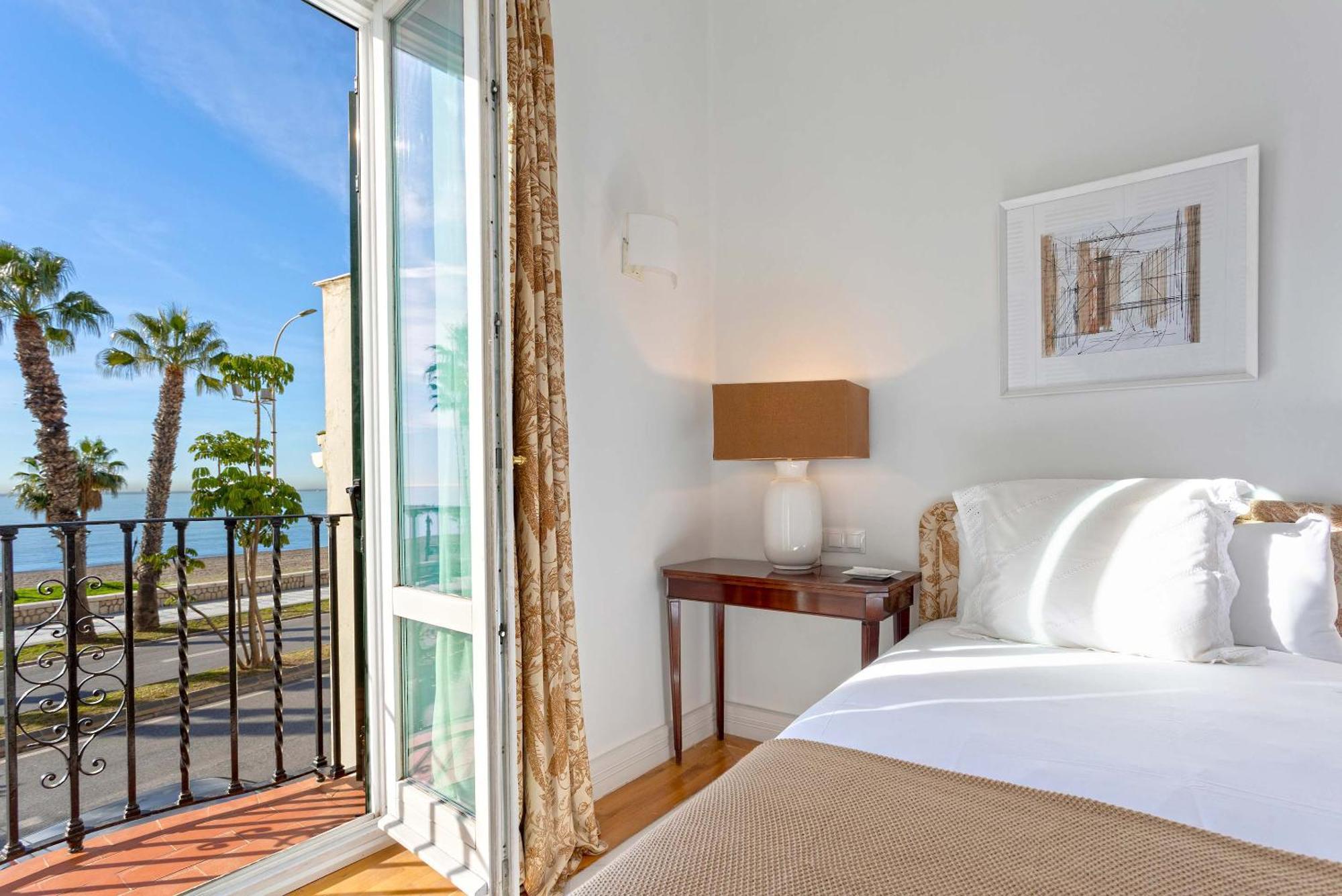 Genteel Home Paseo Maritimo Малага Экстерьер фото