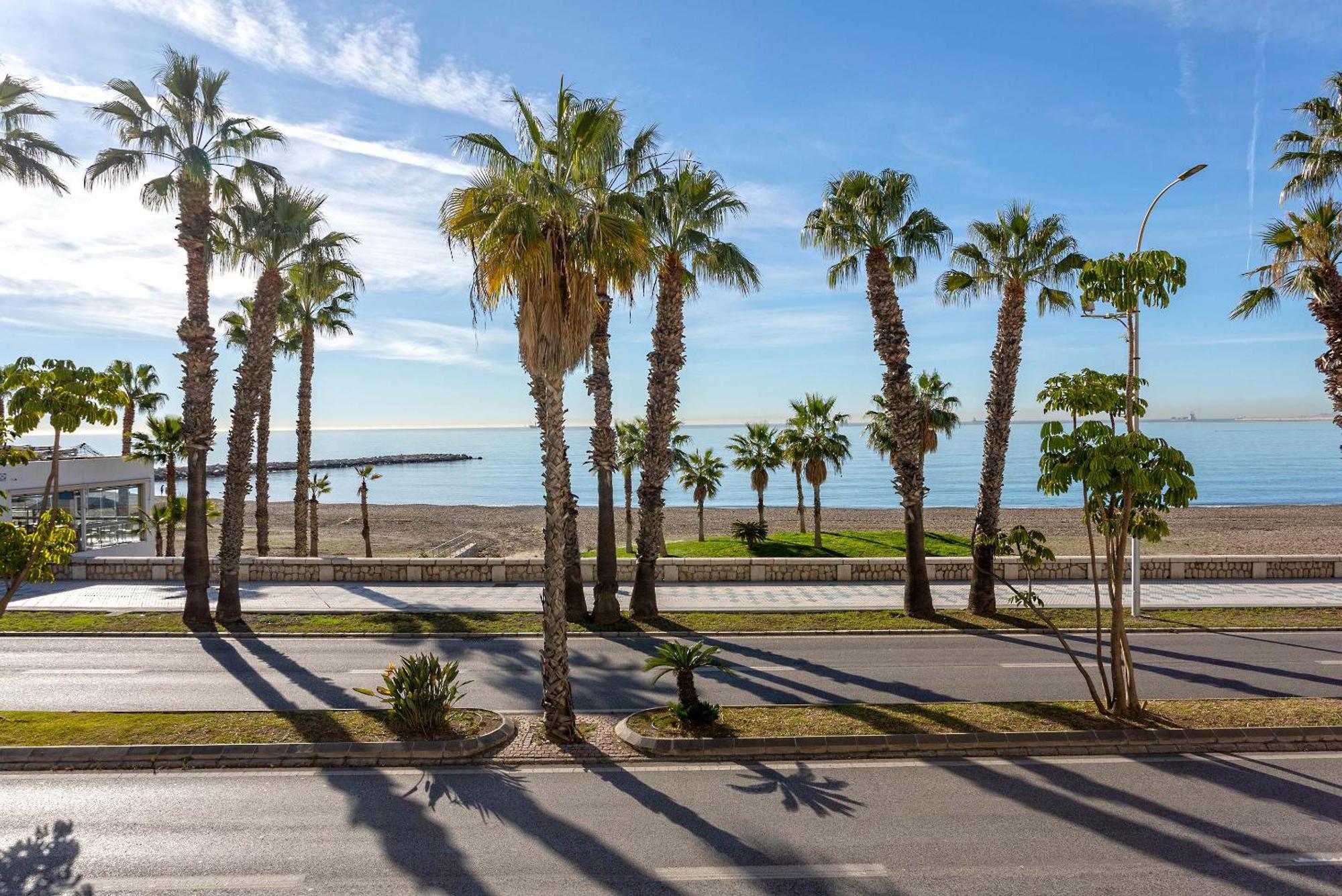 Genteel Home Paseo Maritimo Малага Экстерьер фото